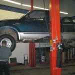 Garage Work bays and hoists for mechanical work